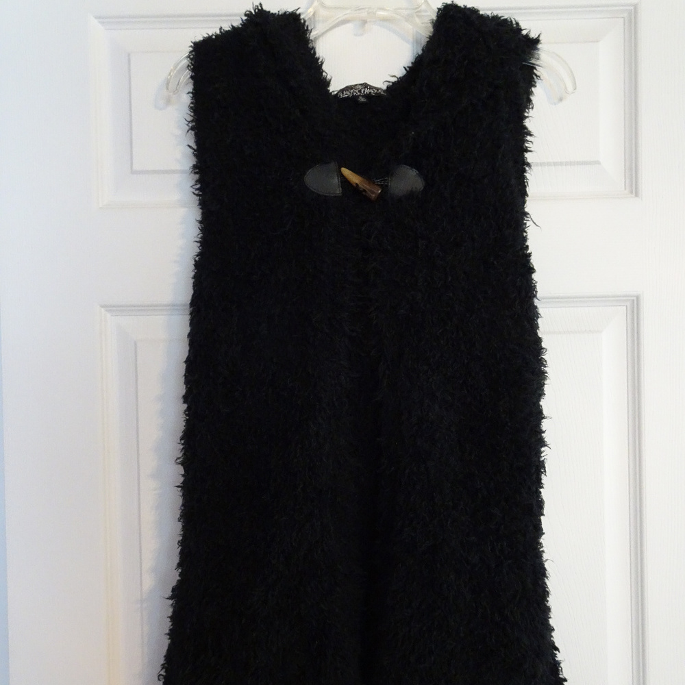 Almost Famous Women Black Soft Hooded Vest Junior